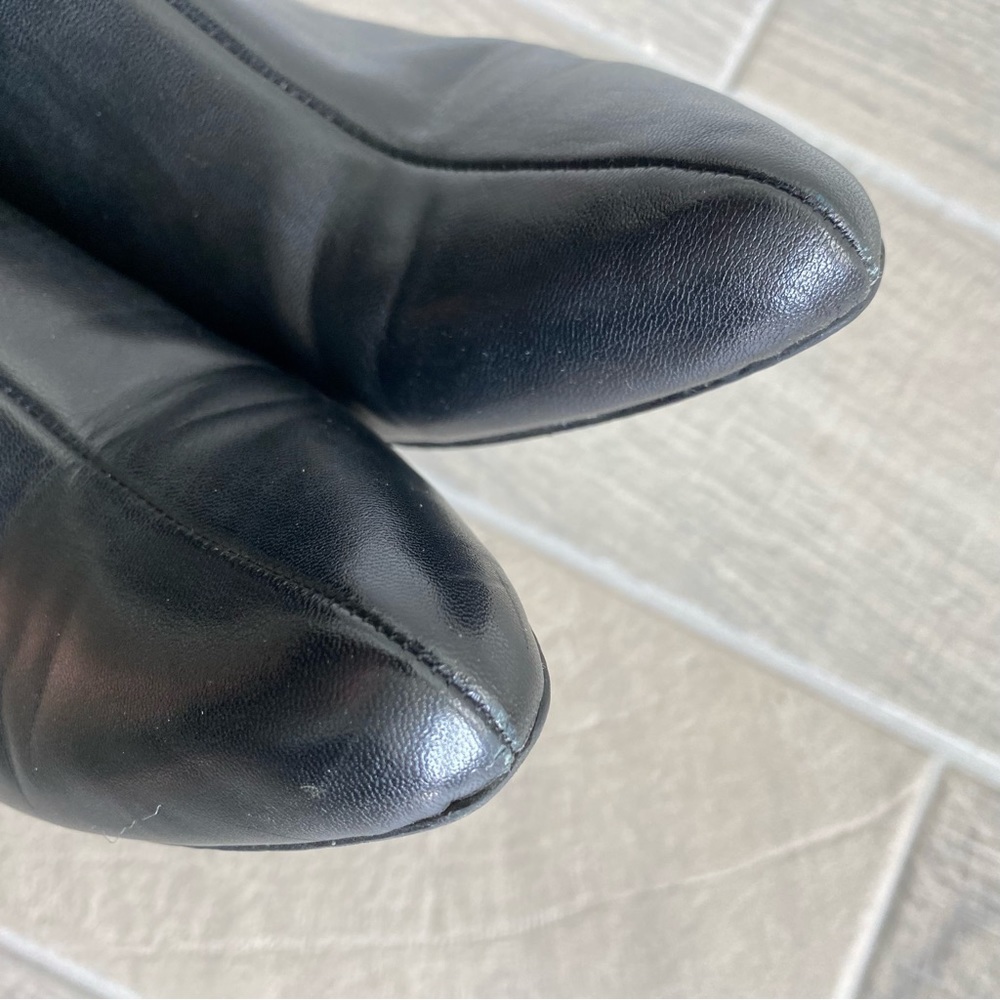 Tahari Primer Black Leather Ankle Boot Heeled Studded Size 7.5 - Picture 6 of 12